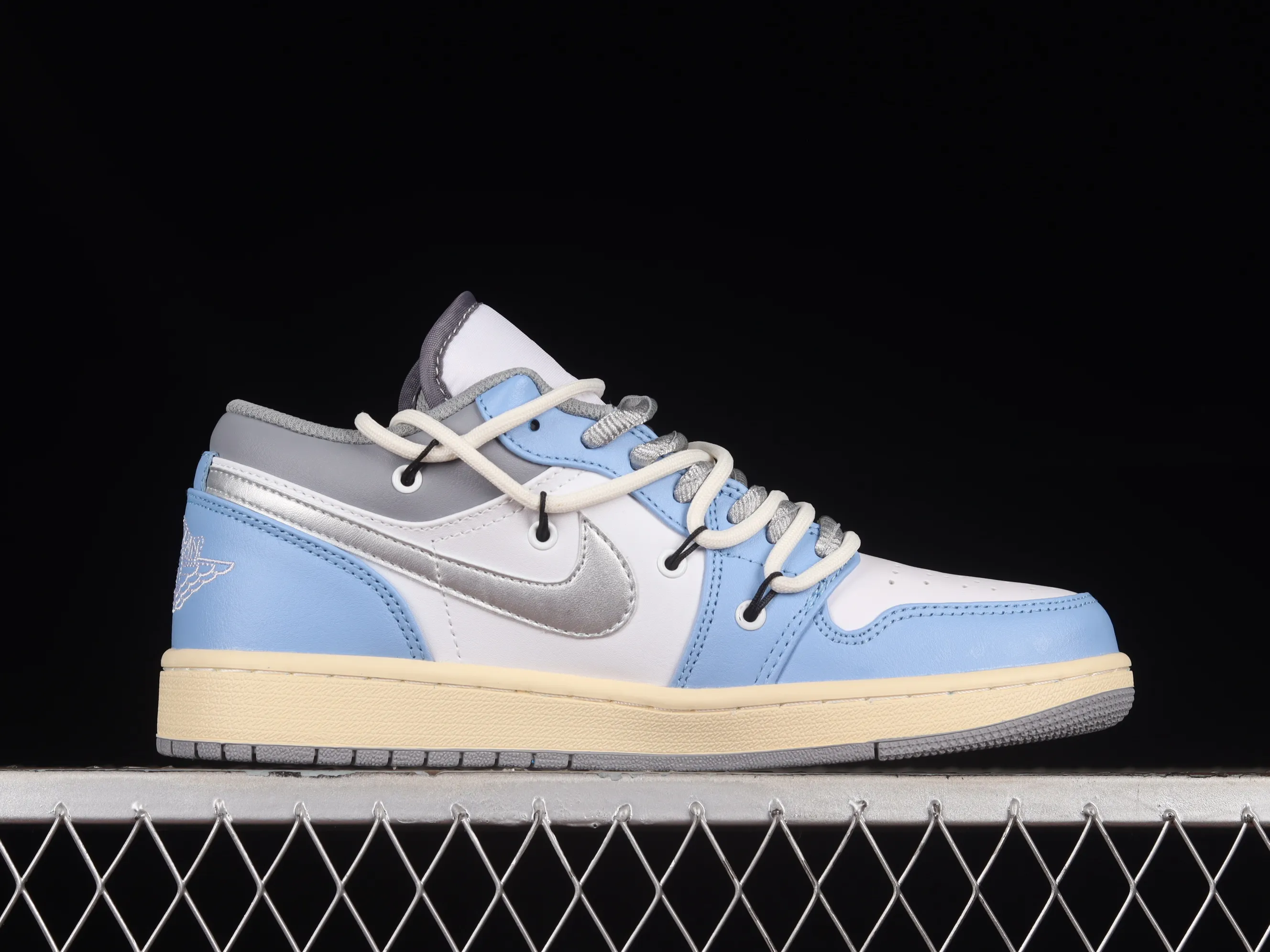 All categories Air Jordan Jordan series basketball shoes Air Jordan 1 Low Z version Air Jordan 1 Low AJ1 Joe 1 customized version strap deconstruction sports culture basketball shoes 553558-053